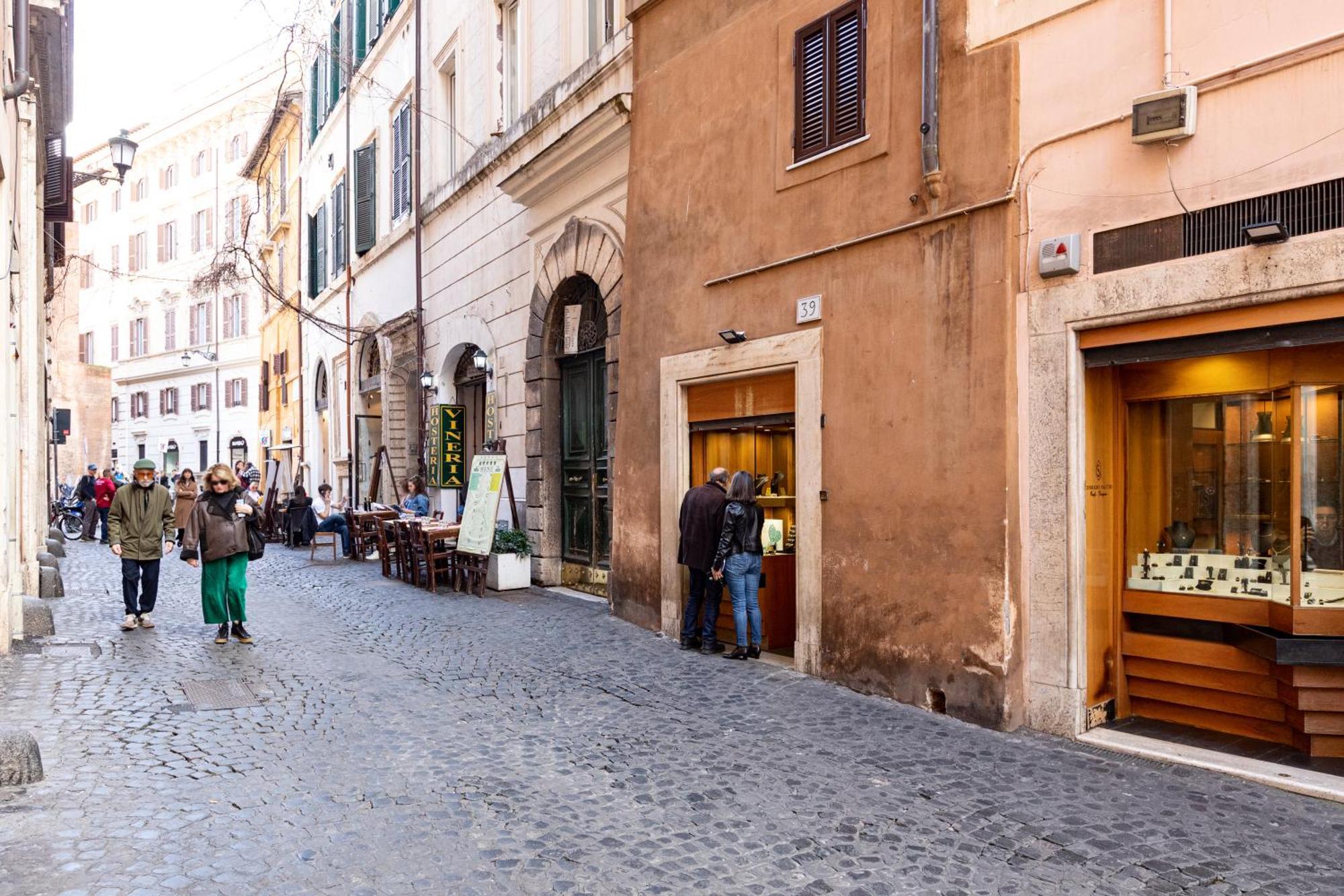 Con Terrazzino Al Pantheon Apartamento *